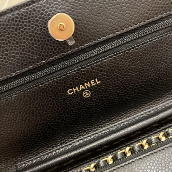 Chanel Caviar Quilted Wallet on Chain - Picture 8 of 9